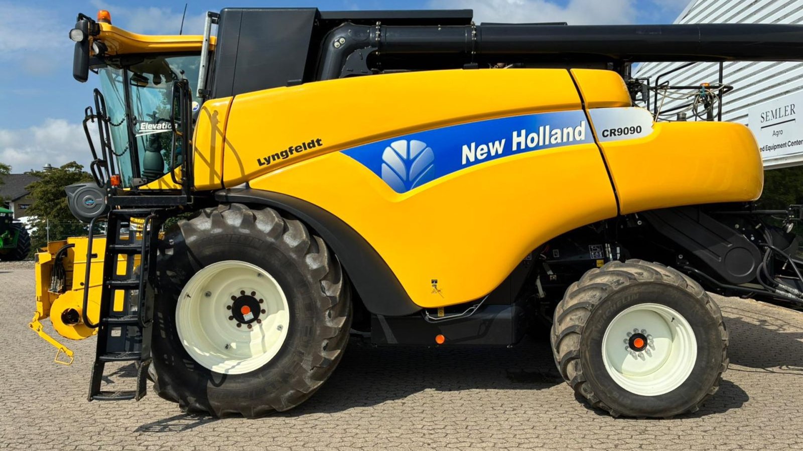 Mähdrescher of the type New Holland CR9090 CR9090, Gebrauchtmaschine in Trige (Picture 3)