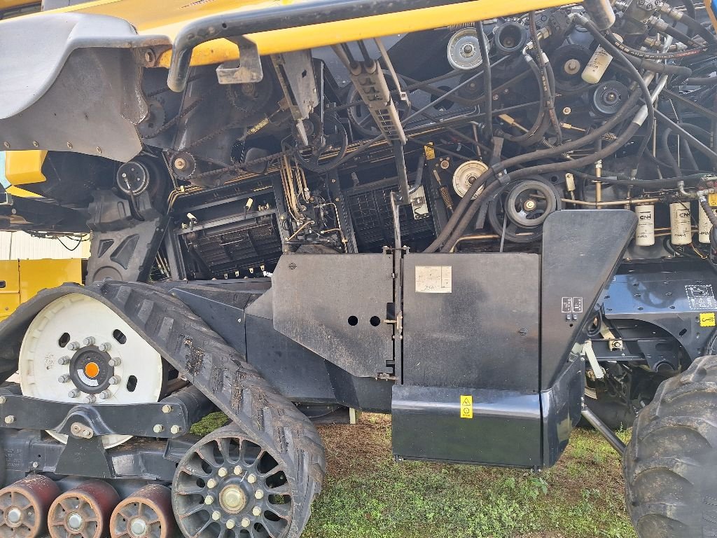 Mähdrescher del tipo New Holland CR9090, Gebrauchtmaschine In MORHANGE (Immagine 8)