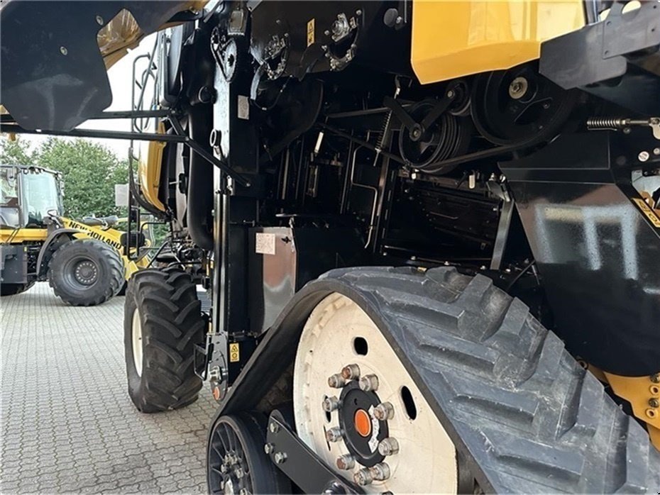 Mähdrescher des Typs New Holland CR9.80 SLH + 30” VarioFeed HD Klargjort til høsten 2025!, Gebrauchtmaschine in Gjerlev J. (Bild 14)