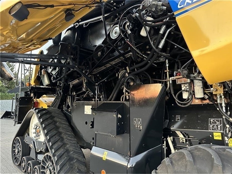 Mähdrescher des Typs New Holland CR9.80 SLH + 30” VarioFeed HD Klargjort til høsten 2025!, Gebrauchtmaschine in Gjerlev J. (Bild 16)
