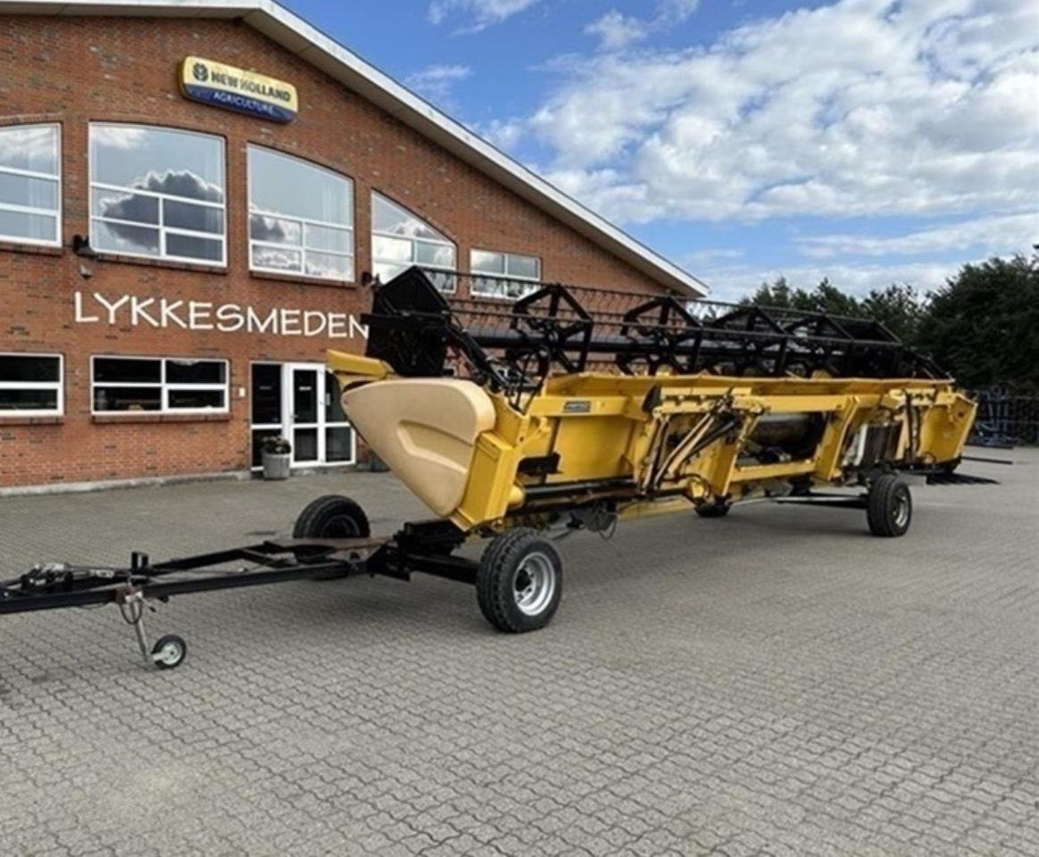 Mähdrescher of the type New Holland CR9.80, Gebrauchtmaschine in Middelfart (Picture 6)