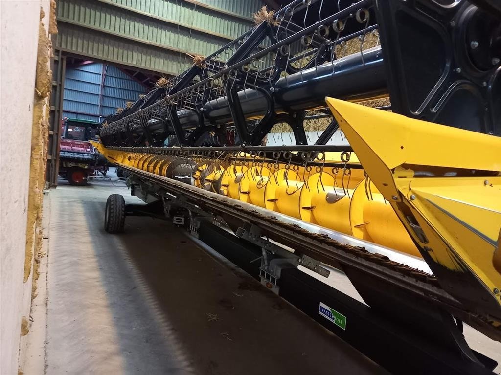 Mähdrescher des Typs New Holland CR9.80, Gebrauchtmaschine in Roskilde (Bild 12)