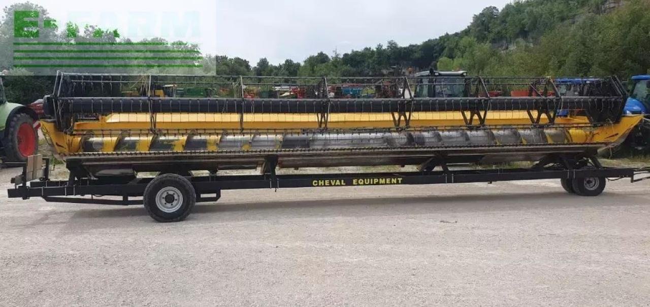 Mähdrescher типа New Holland cr9.90 smart trax, Gebrauchtmaschine в CHAUVONCOURT (Фотография 10)