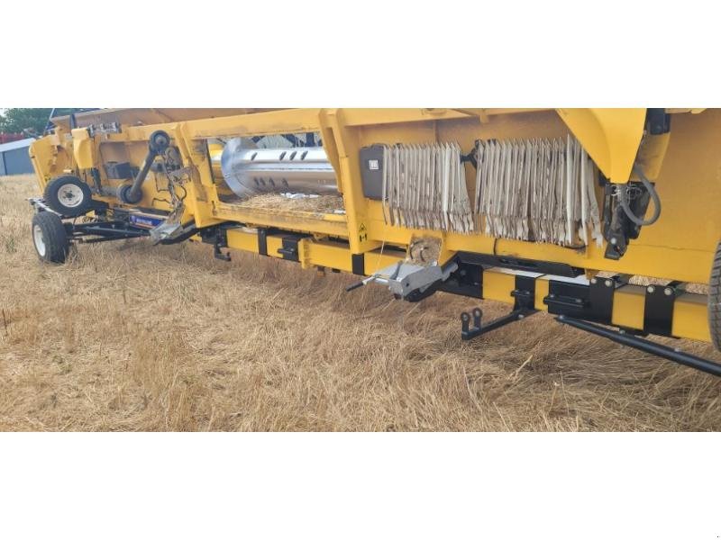 Mähdrescher typu New Holland CR9.90, Gebrauchtmaschine w BRAY en Val (Zdjęcie 8)