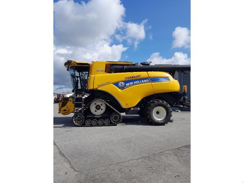 Mähdrescher typu New Holland CR990, Gebrauchtmaschine v PONTIVY (Obrázek 2)