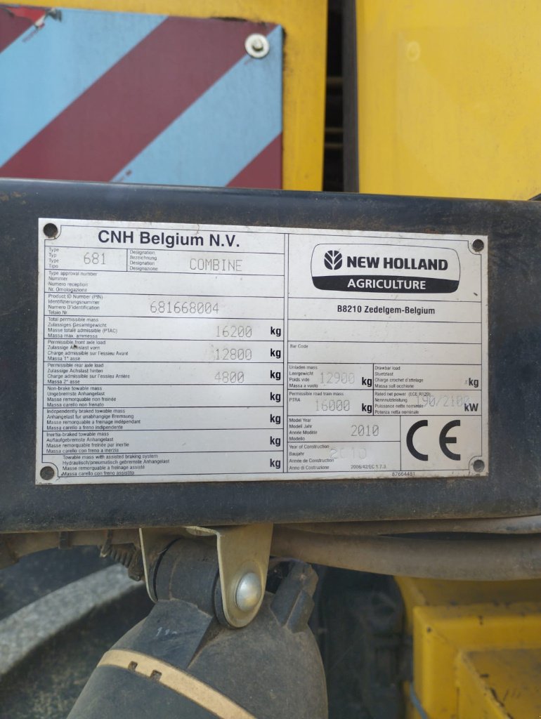 Mähdrescher of the type New Holland CSX 7050, Gebrauchtmaschine in Calmont (Picture 11)