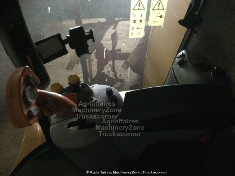 Mähdrescher del tipo New Holland CSX 7050, Gebrauchtmaschine In HERGNIES (Immagine 5)