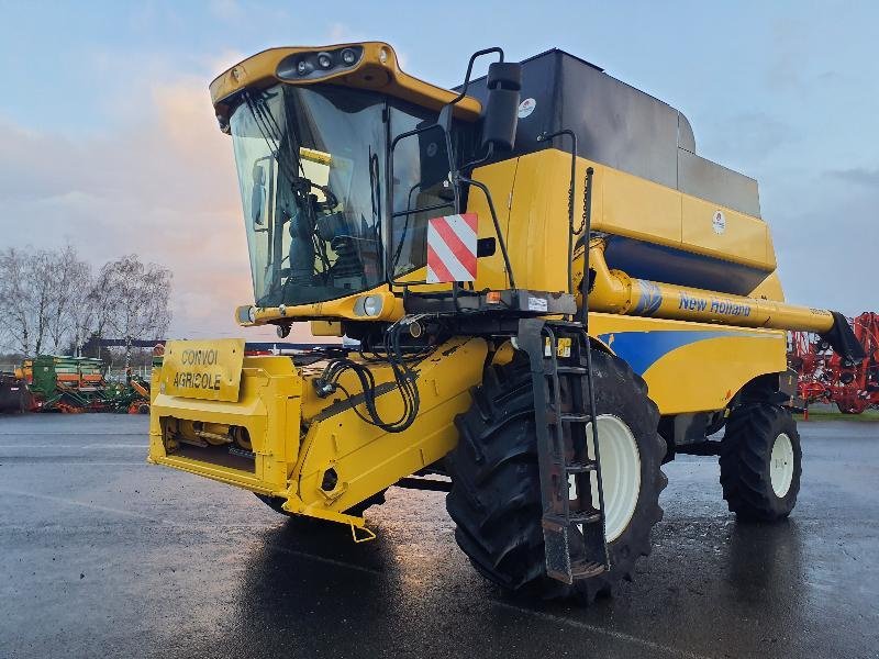 Mähdrescher typu New Holland CSX7080, Gebrauchtmaschine w ANTIGNY (Zdjęcie 1)