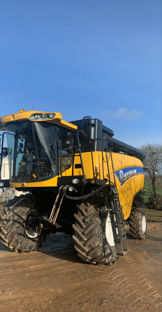 Mähdrescher of the type New Holland CX 5080, Gebrauchtmaschine in TREMEUR (Picture 1)