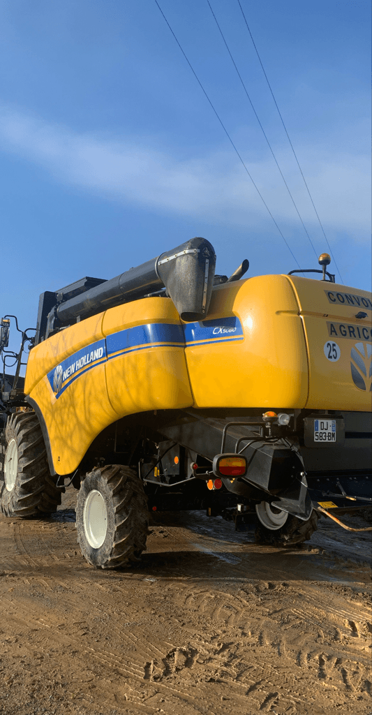 Mähdrescher of the type New Holland CX 5080, Gebrauchtmaschine in TREMEUR (Picture 3)