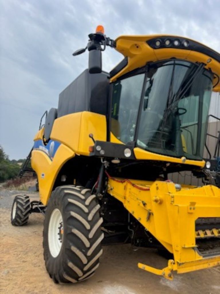 Mähdrescher typu New Holland CX 5090 ETROITE HILLSIDE, Gebrauchtmaschine v MORLHON LE HAUT (Obrázek 2)