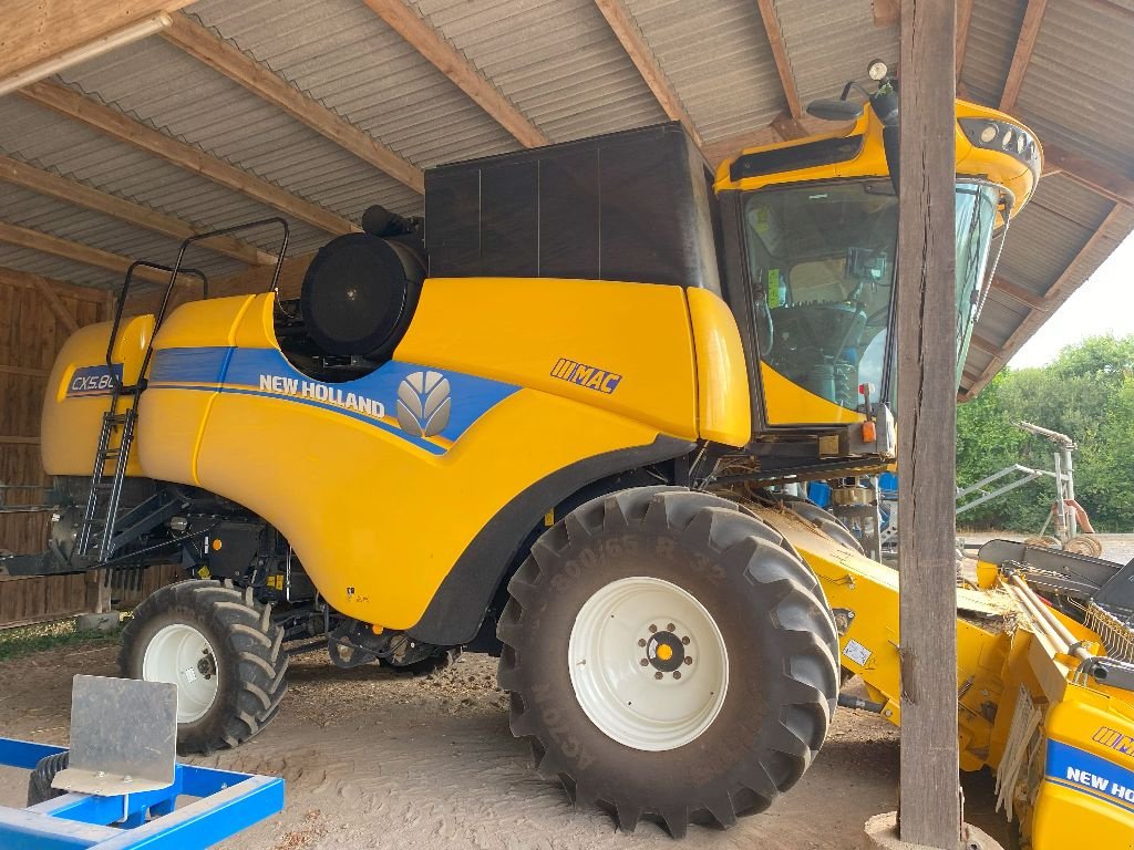Mähdrescher des Typs New Holland CX 5.80, Gebrauchtmaschine in CHATEAUBRIANT CEDEX (Bild 3)