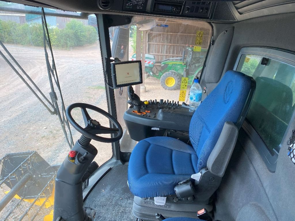 Mähdrescher des Typs New Holland CX 5.80, Gebrauchtmaschine in CHATEAUBRIANT CEDEX (Bild 10)