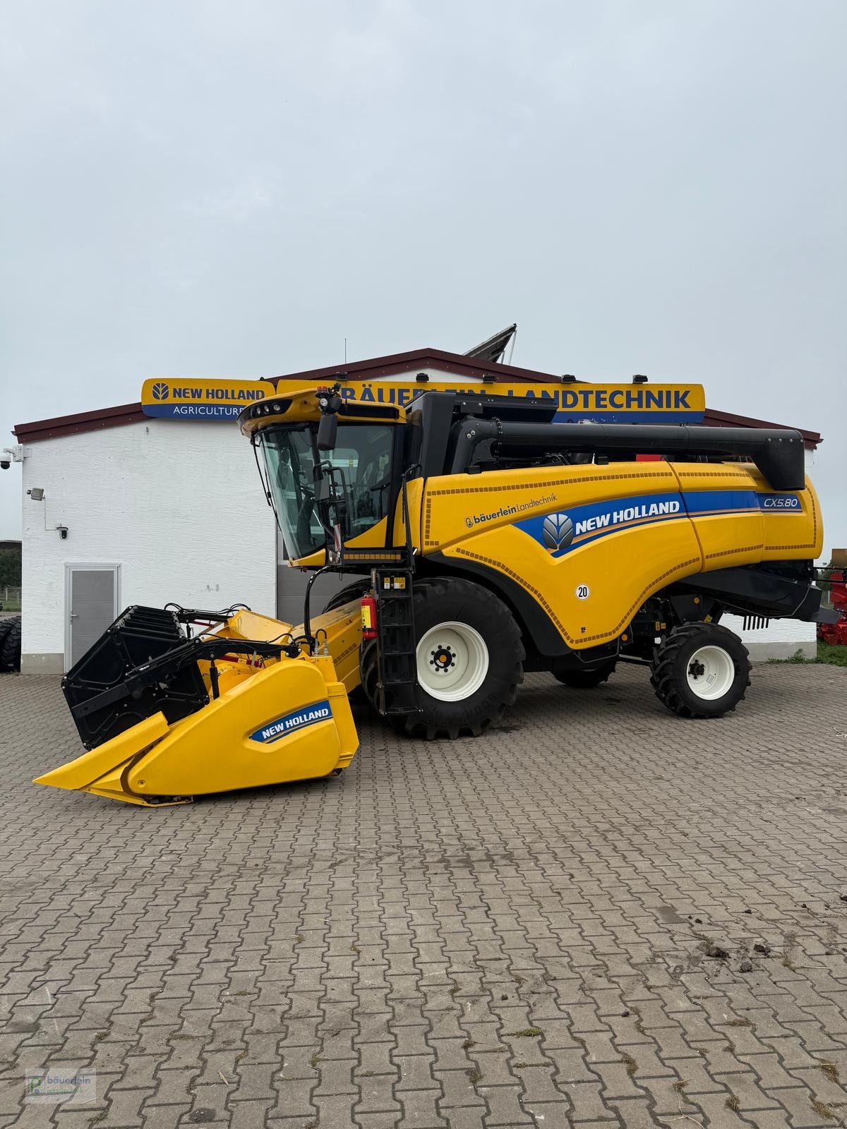 Mähdrescher des Typs New Holland CX 5.80, Neumaschine in Buch am Wald (Bild 1)