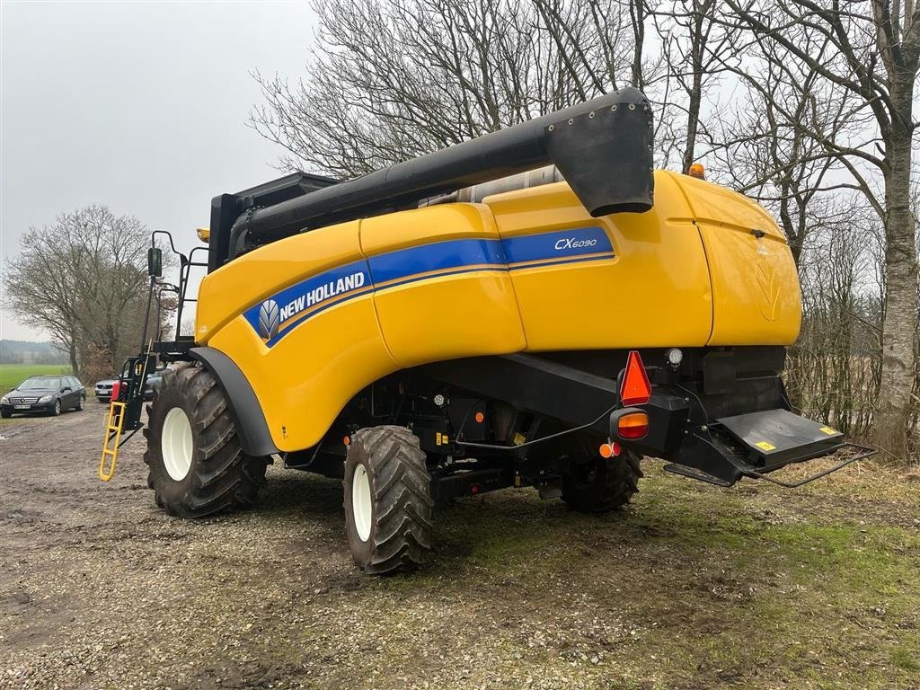 Mähdrescher tip New Holland CX 6090 4wd, Gebrauchtmaschine in Aulum (Poză 4)