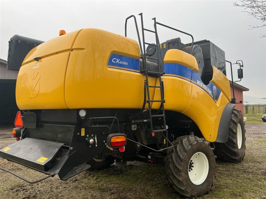 Mähdrescher tip New Holland CX 6090 4wd, Gebrauchtmaschine in Aulum (Poză 5)