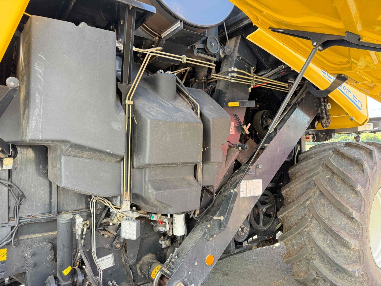 Mähdrescher za tip New Holland CX 6090, Gebrauchtmaschine u L'Isle-en-Dodon (Slika 11)