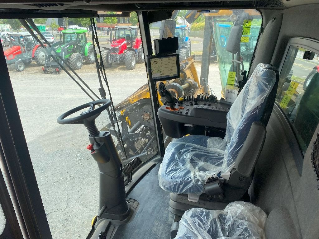 Mähdrescher del tipo New Holland CX 6.80, Gebrauchtmaschine In CHATEAUBRIANT CEDEX (Immagine 11)
