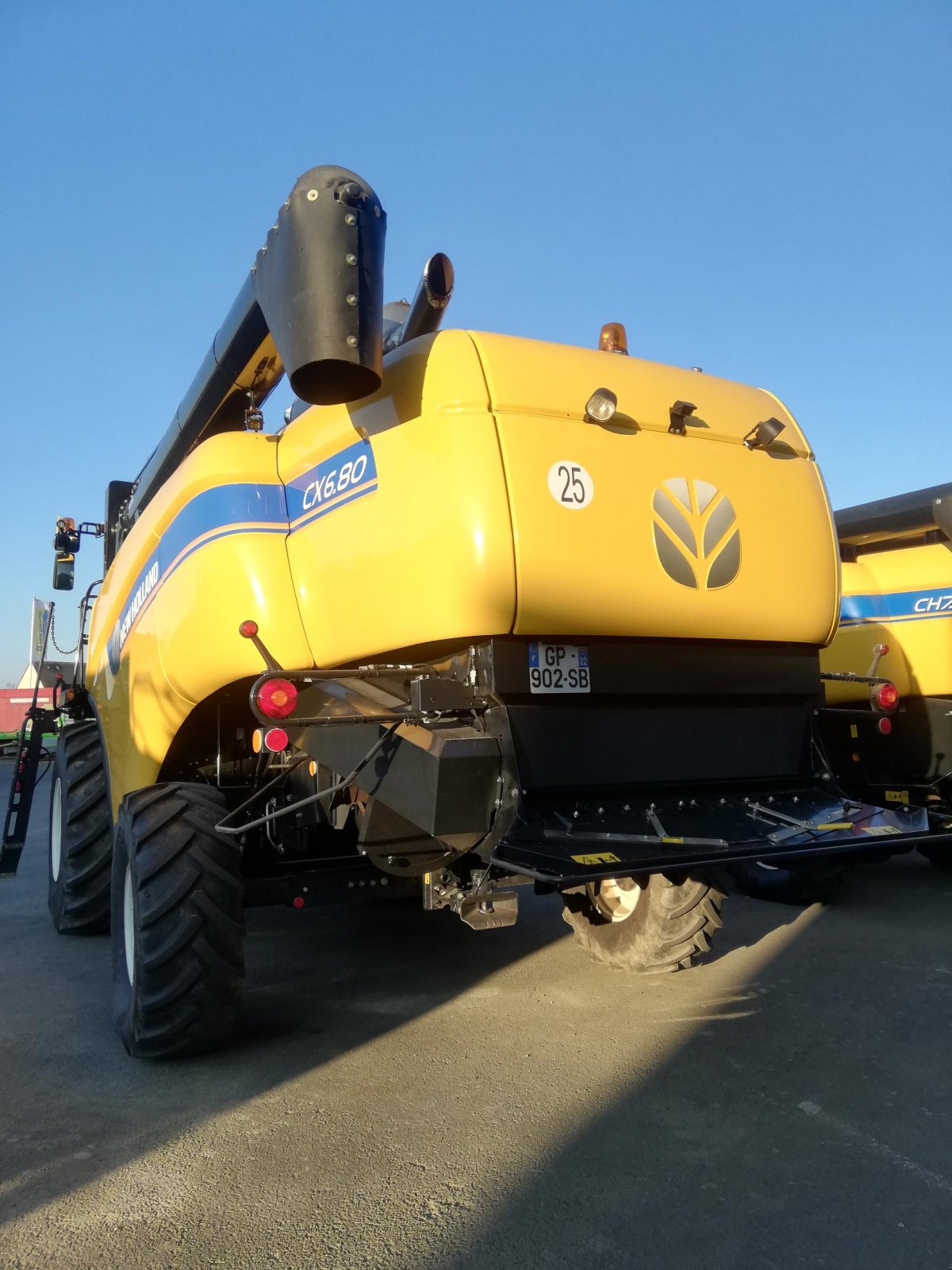 Mähdrescher del tipo New Holland CX 6.80, Gebrauchtmaschine In TREMEUR (Immagine 11)