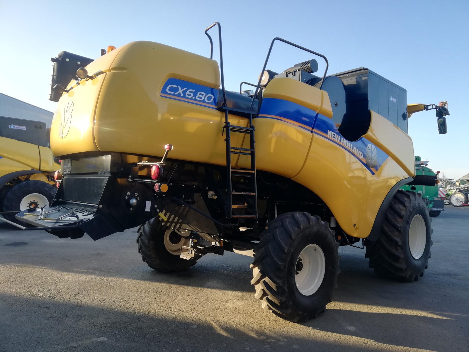 Mähdrescher del tipo New Holland CX 6.80, Gebrauchtmaschine In TREMEUR (Immagine 9)