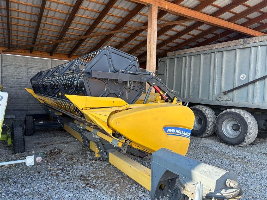 Mähdrescher des Typs New Holland CX 6.90 4WD Komplet pakke med 4WD, Majsbord og alm. skærebord. Rystermaskine., Gebrauchtmaschine in Kolding (Bild 12)