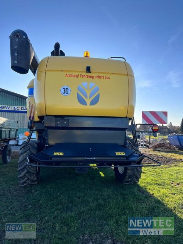 Mähdrescher tip New Holland CX 6.90, Gebrauchtmaschine in Einbeck-Dassensen (Poză 3)