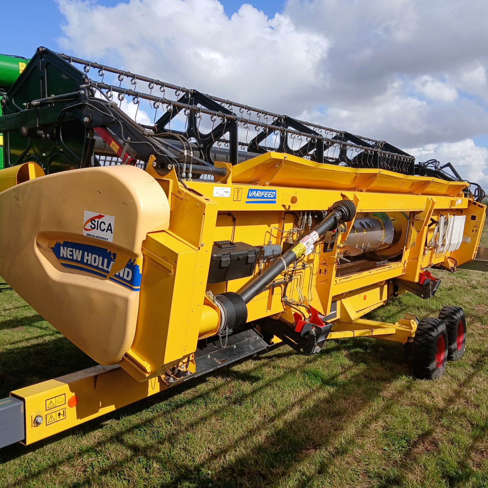 Mähdrescher del tipo New Holland CX 6.90, Gebrauchtmaschine In HERLIN LE SEC (Immagine 5)