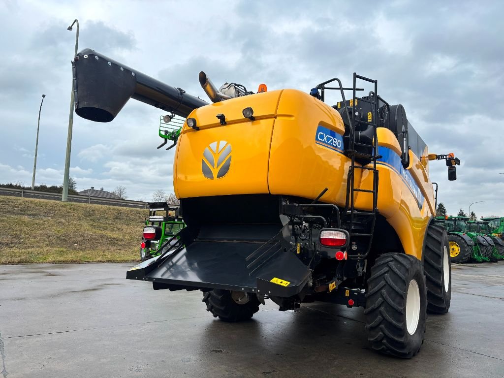 Mähdrescher van het type New Holland CX 7.80, Gebrauchtmaschine in Baillonville (Foto 4)