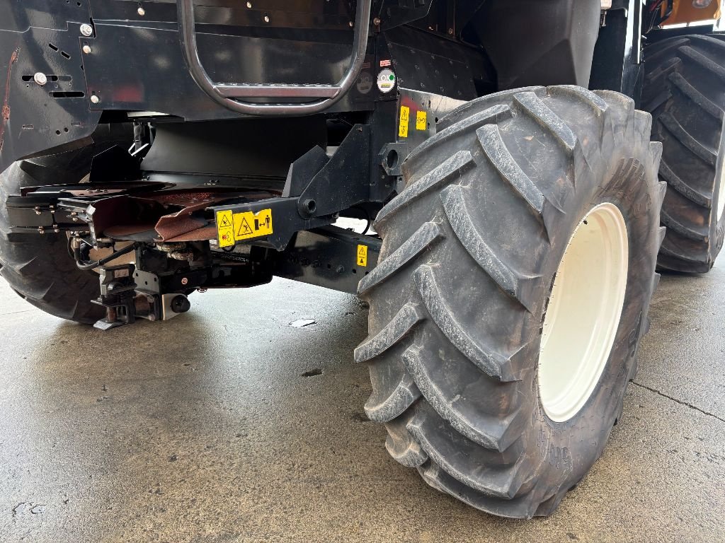 Mähdrescher van het type New Holland CX 7.80, Gebrauchtmaschine in Baillonville (Foto 8)