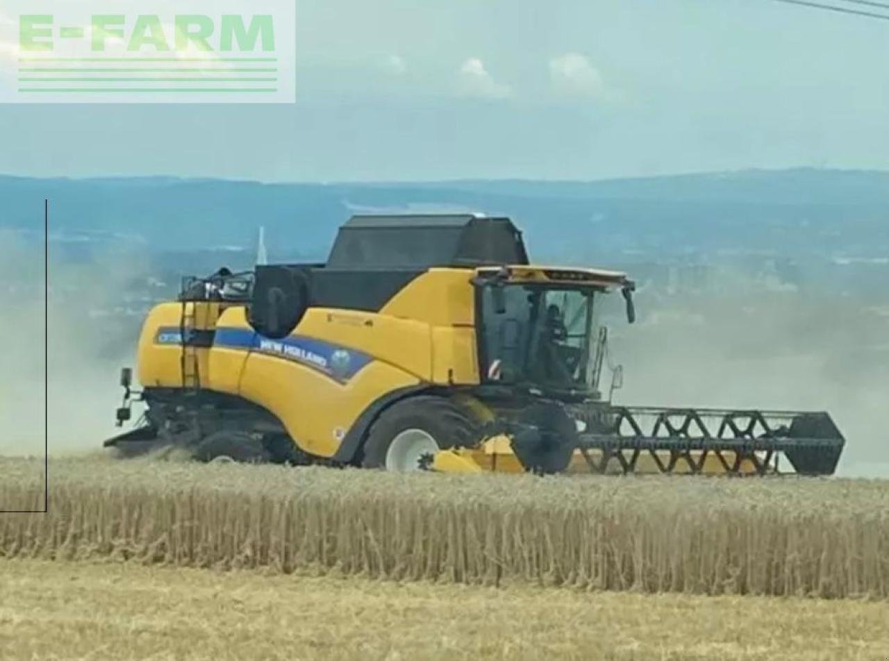 Mähdrescher des Typs New Holland CX 7.90, Gebrauchtmaschine in Hamburg (Bild 2)