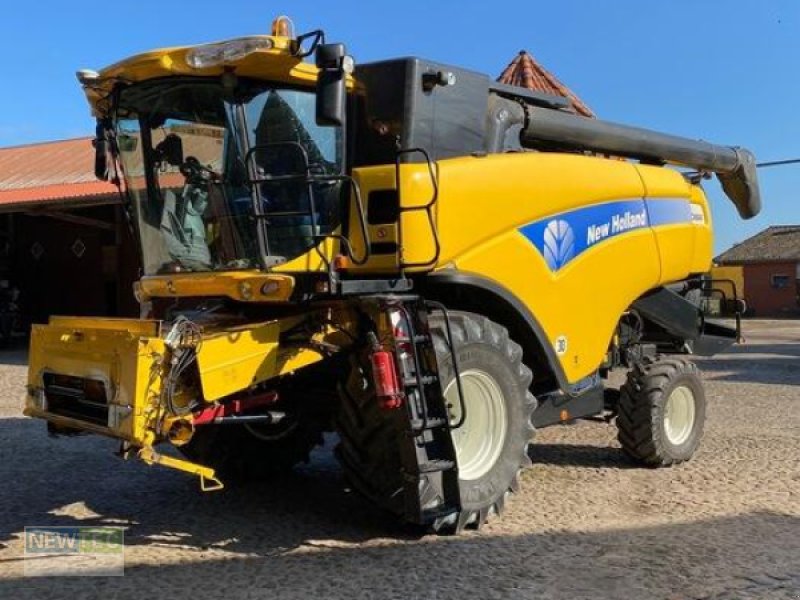Mähdrescher des Typs New Holland CX 8040, Gebrauchtmaschine in Syke-Heiligenfelde