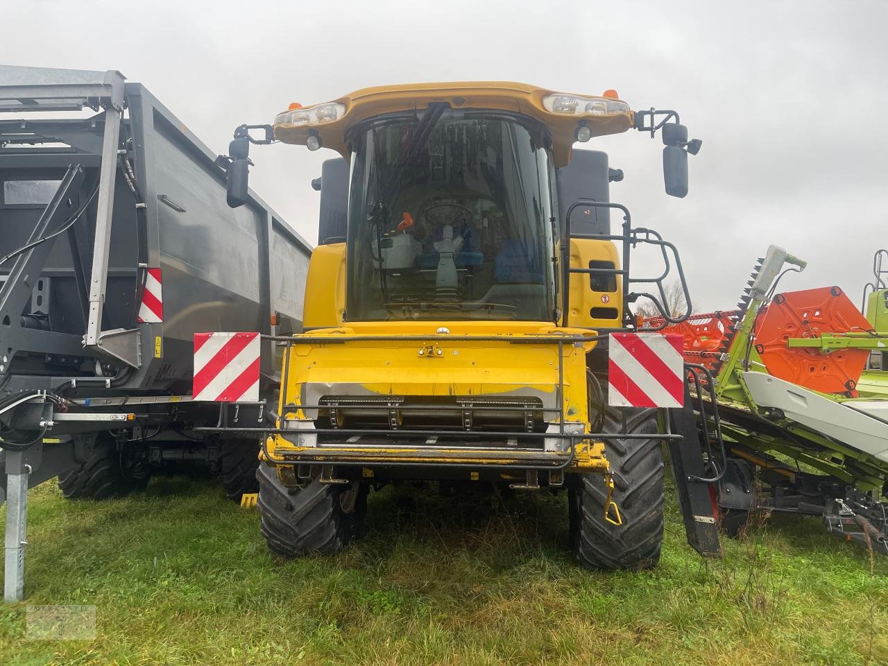 Mähdrescher of the type New Holland CX 8060, Gebrauchtmaschine in Pragsdorf (Picture 2)
