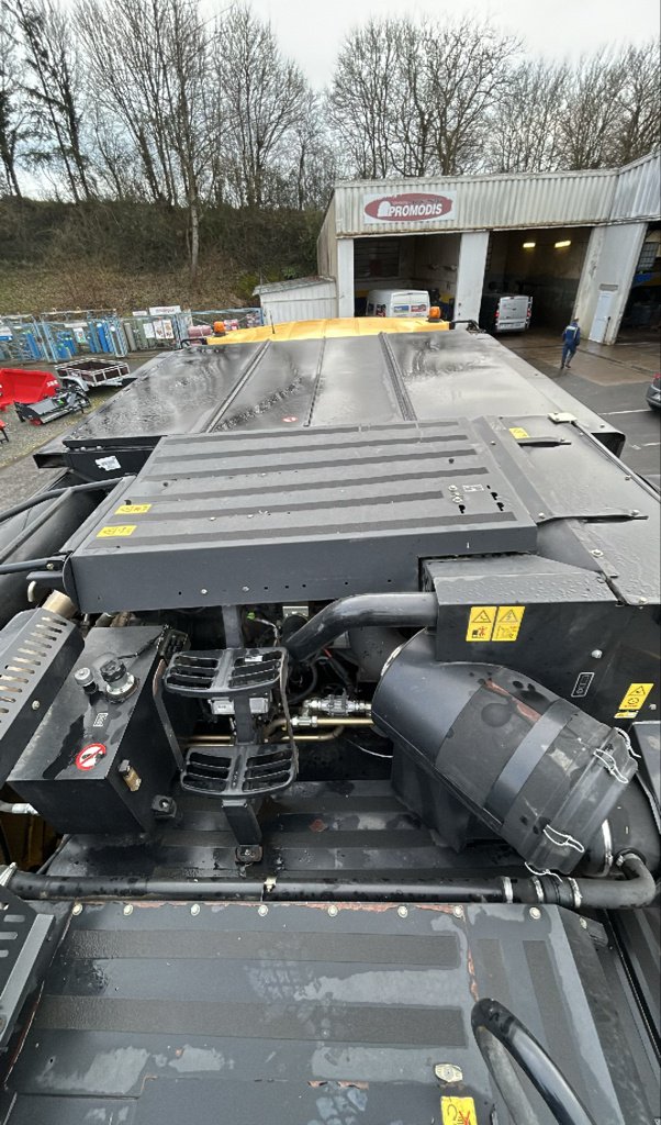 Mähdrescher typu New Holland CX 8070 ELEVATION, Gebrauchtmaschine v CORMENON (Obrázek 10)