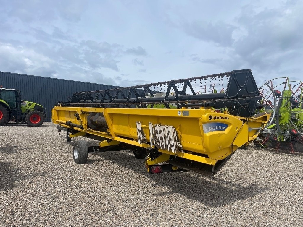 Mähdrescher of the type New Holland CX 8080, Gebrauchtmaschine in Ribe (Picture 4)