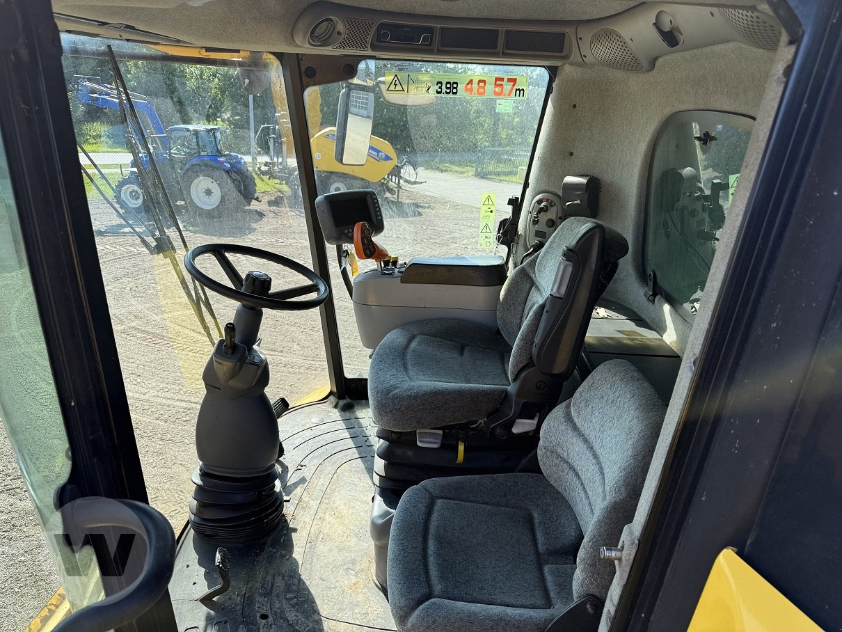 Mähdrescher des Typs New Holland CX 8090, Gebrauchtmaschine in Kleeth (Bild 10)