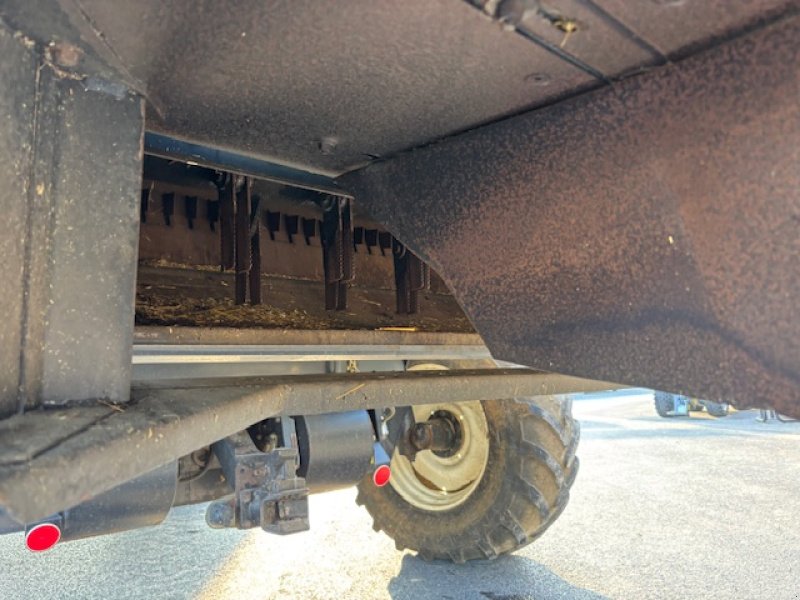 Mähdrescher tip New Holland CX 860, Gebrauchtmaschine in CORNY MACHEROMENIL (Poză 9)