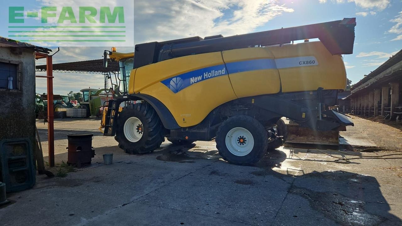 Mähdrescher of the type New Holland CX 860, Gebrauchtmaschine in Hamburg (Picture 2)