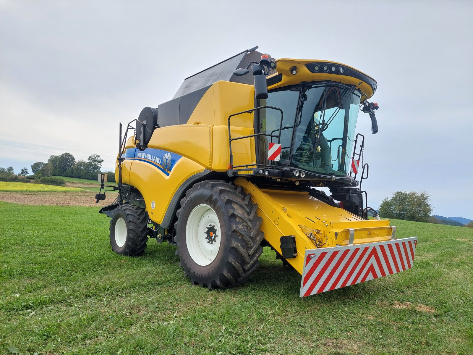 Mähdrescher del tipo New Holland CX 8.70, Gebrauchtmaschine In Miltach (Immagine 4)