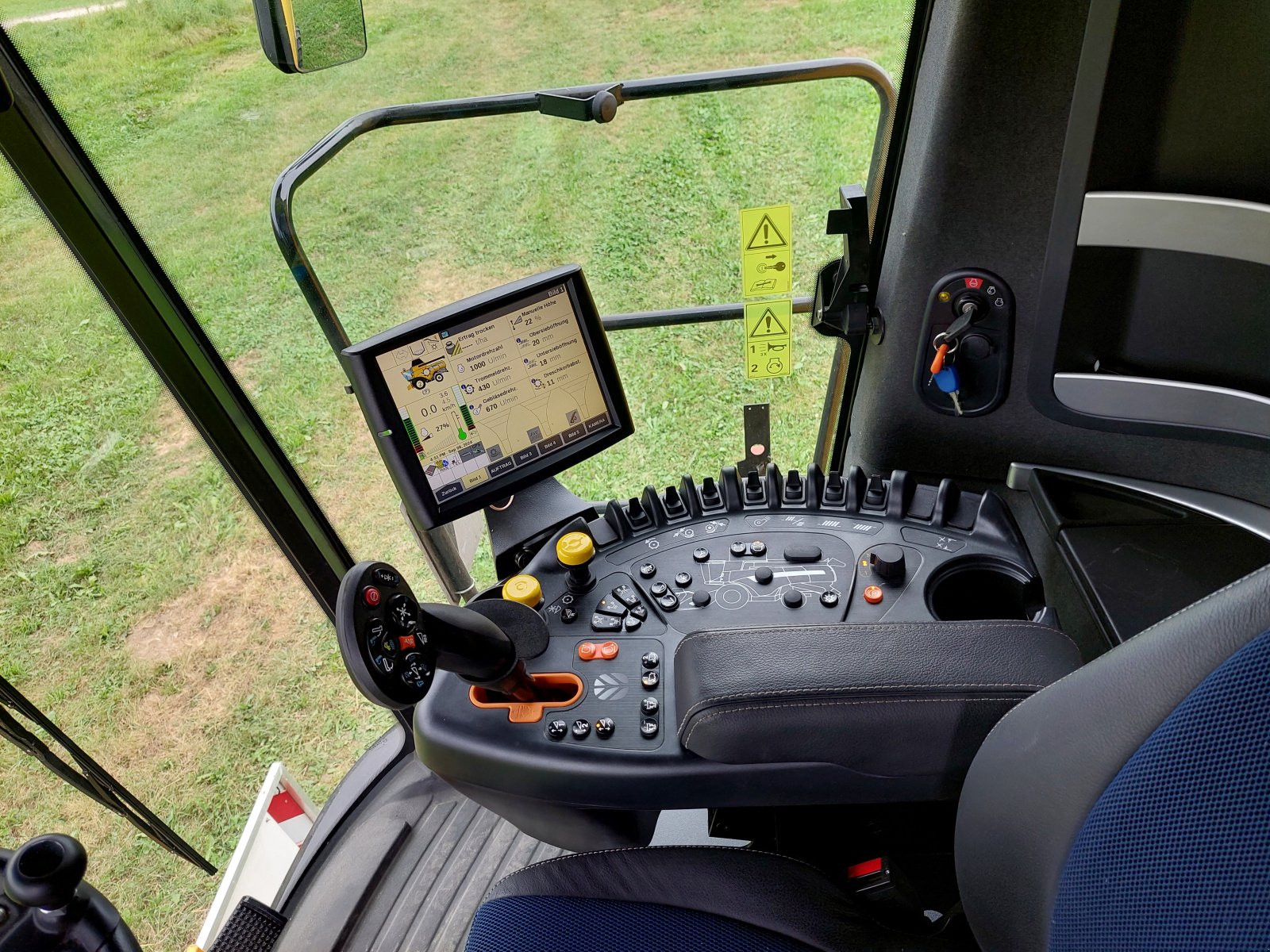 Mähdrescher del tipo New Holland CX 8.70, Gebrauchtmaschine In Miltach (Immagine 12)