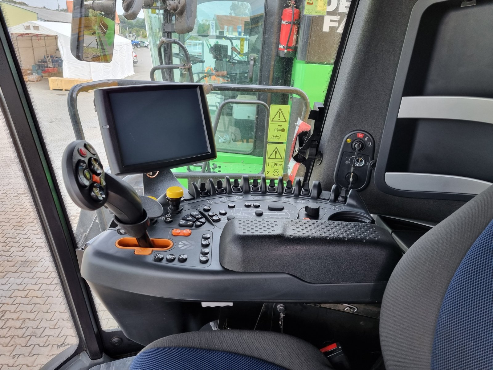 Mähdrescher del tipo New Holland CX 8.70, Gebrauchtmaschine In Stankov (Immagine 8)