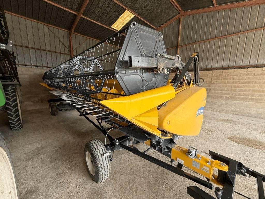 Mähdrescher del tipo New Holland CX 8.70, Gebrauchtmaschine In Lérouville (Immagine 8)