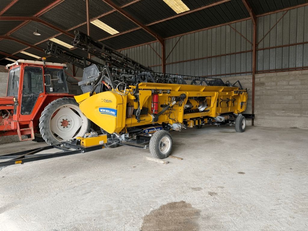 Mähdrescher del tipo New Holland CX 8.70, Gebrauchtmaschine In Lérouville (Immagine 5)