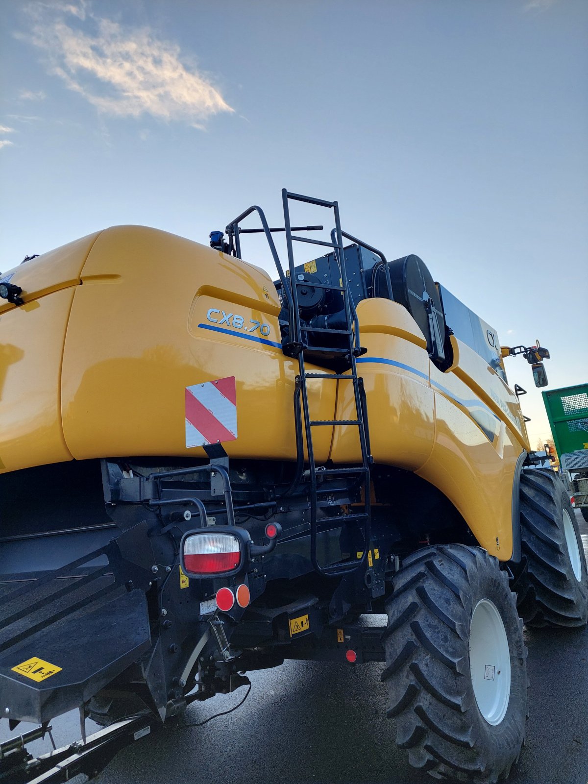 Mähdrescher of the type New Holland CX 8.70, Gebrauchtmaschine in TREMEUR (Picture 9)