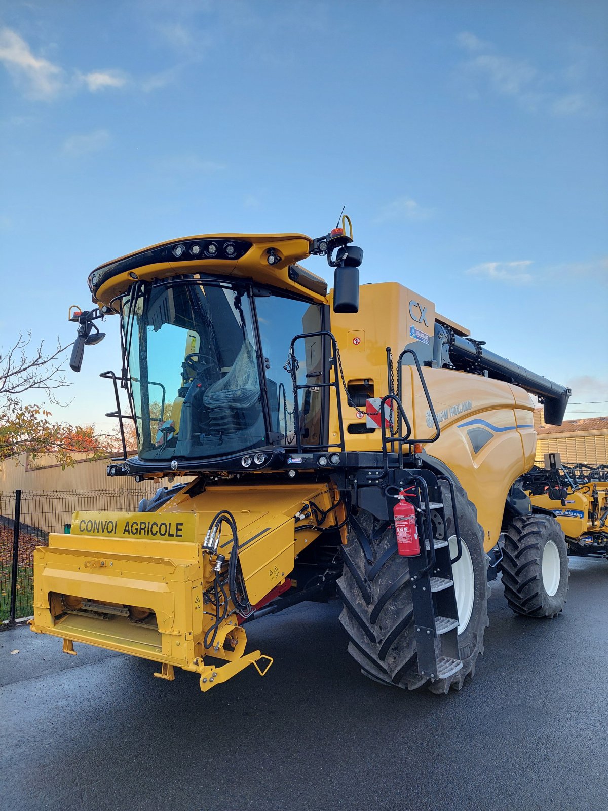 Mähdrescher of the type New Holland CX 8.70, Gebrauchtmaschine in TREMEUR (Picture 1)
