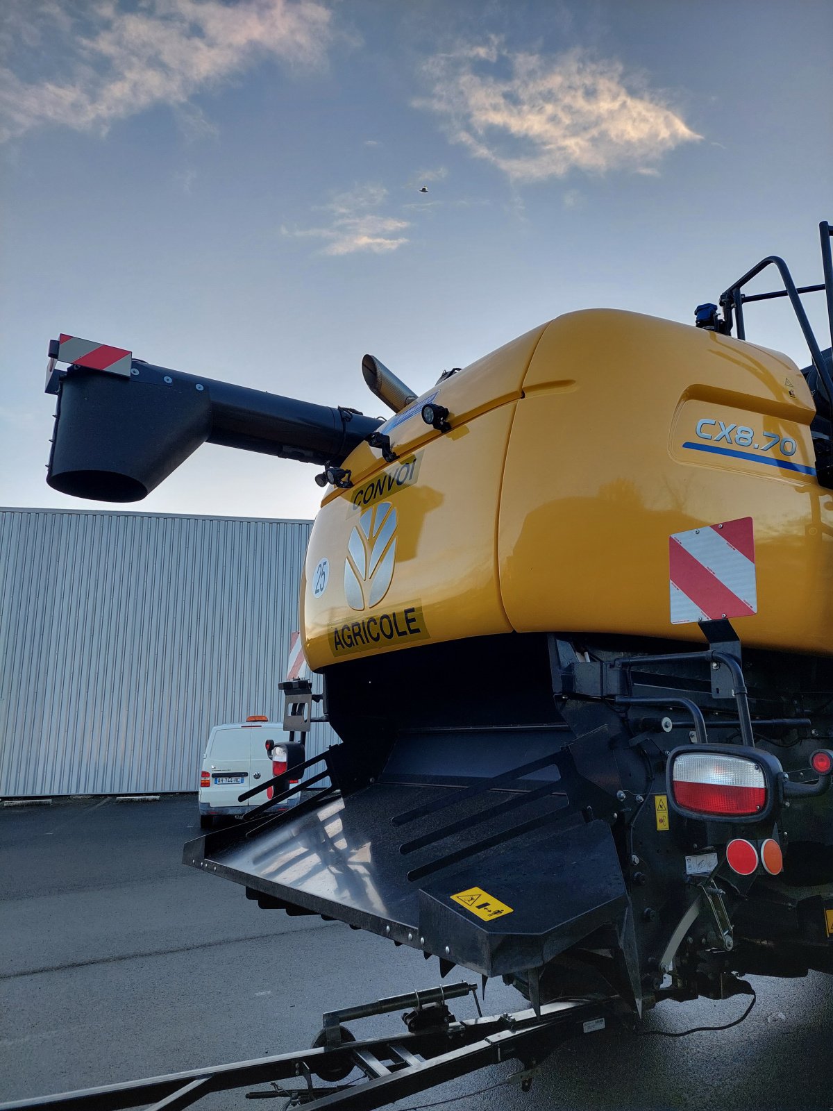 Mähdrescher of the type New Holland CX 8.70, Gebrauchtmaschine in TREMEUR (Picture 10)