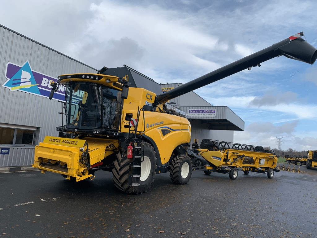 Mähdrescher tip New Holland CX 8.70, Gebrauchtmaschine in TREMEUR (Poză 1)