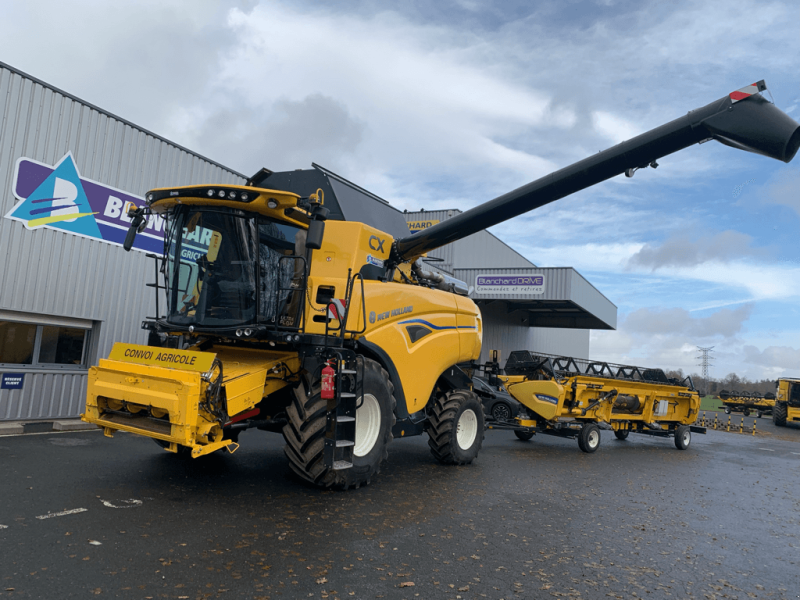 Mähdrescher del tipo New Holland CX 8.70, Gebrauchtmaschine In TREMEUR (Immagine 1)