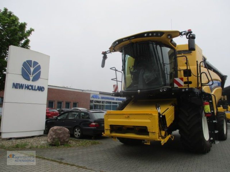 Mähdrescher des Typs New Holland CX 8.70, Vorführmaschine in Altenberge (Bild 2)