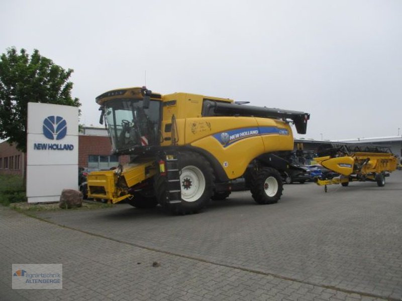 Mähdrescher of the type New Holland CX 8.70, Vorführmaschine in Altenberge (Picture 1)