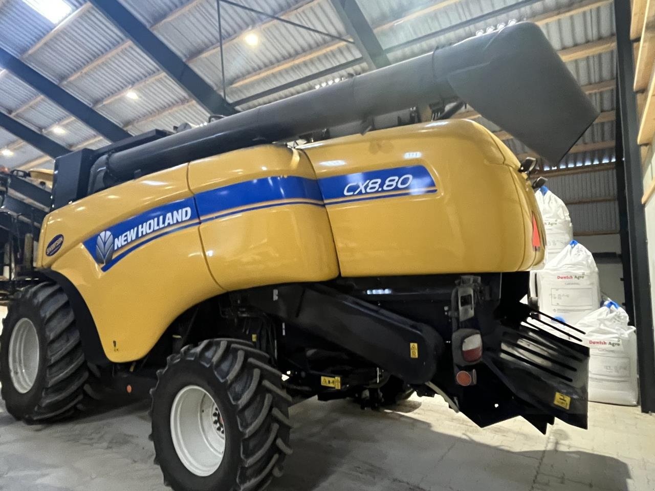 Mähdrescher of the type New Holland CX 8.80 SLH, Gebrauchtmaschine in Maribo (Picture 4)